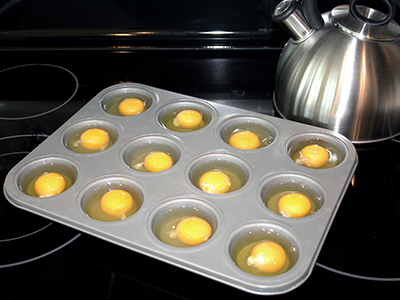 Easy meal ideas for large groups - eggs in muffin tin