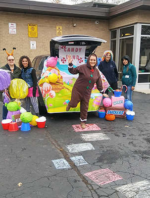 How To Organize a Trunk or Treat - costume contest