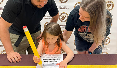 Shop This Idea! Kindergarten “Signing Day” Event (and Free Printable)